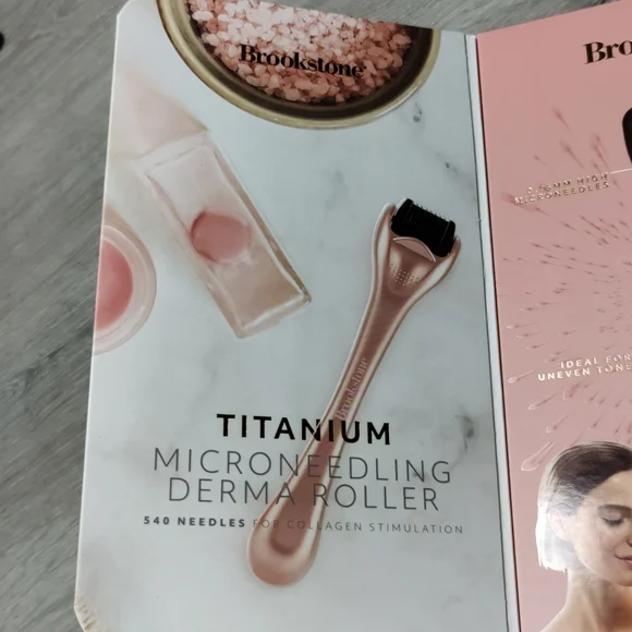 NIB Brookstone Titanium Microneedling Derma Facial Skincare Roller - Picture 2 of 8